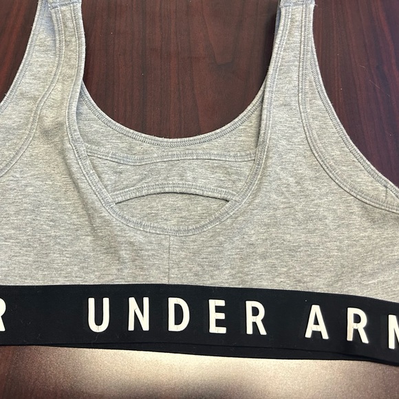 Under Armour Fitted Sports Bra Sz XSmall - Picture 2 of 13
